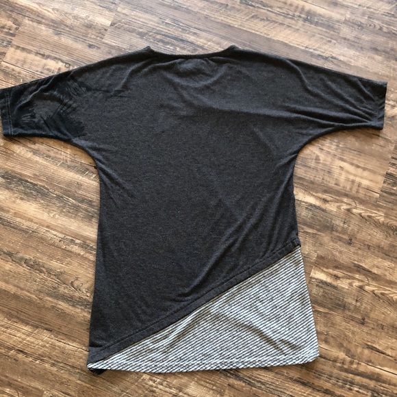 3/$25 - Oxygen grey/black short sleeve tshirt - Picture 9 of 12